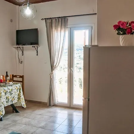 Nana House 2 בית נופש *